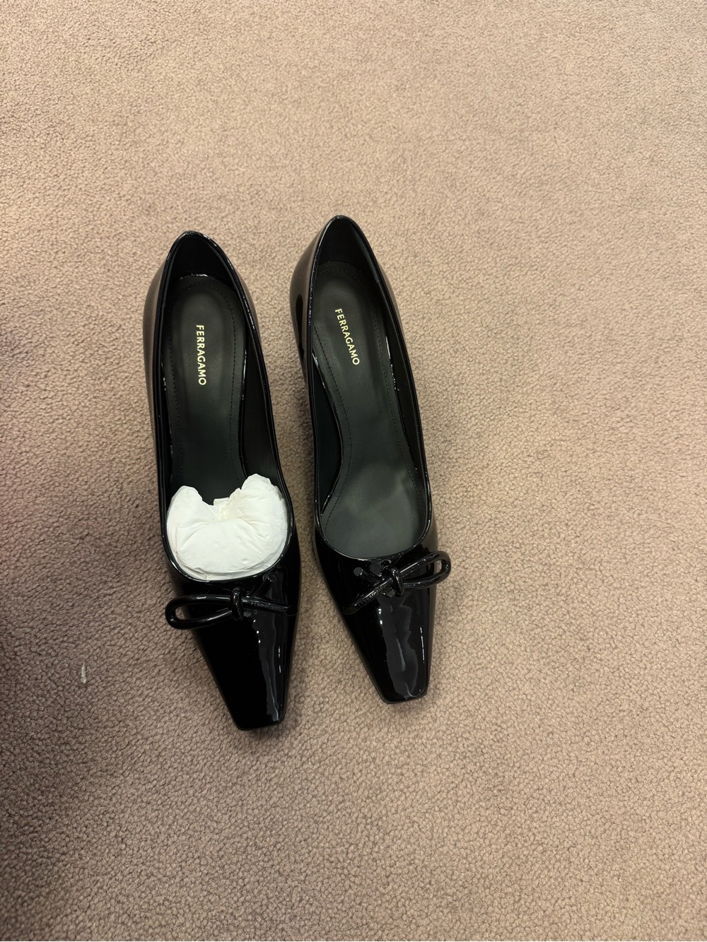 Salvatore Ferragamo Black Patent Pointed-Toe Knot Pumps - Picture 3 of 3